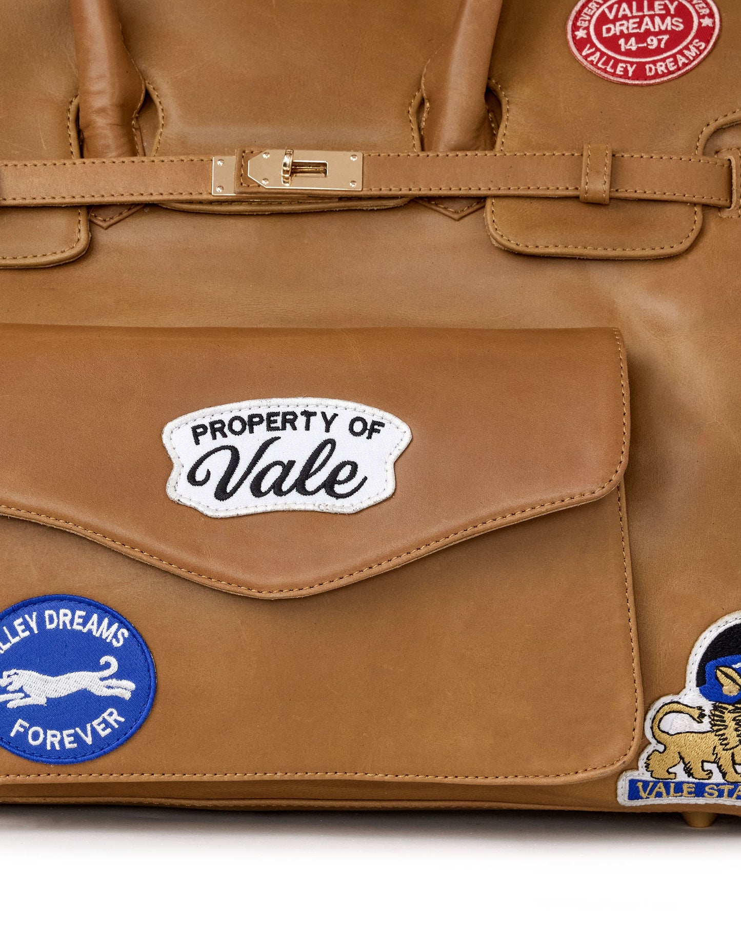 LUCKIE CHARMS BAG [TAN]