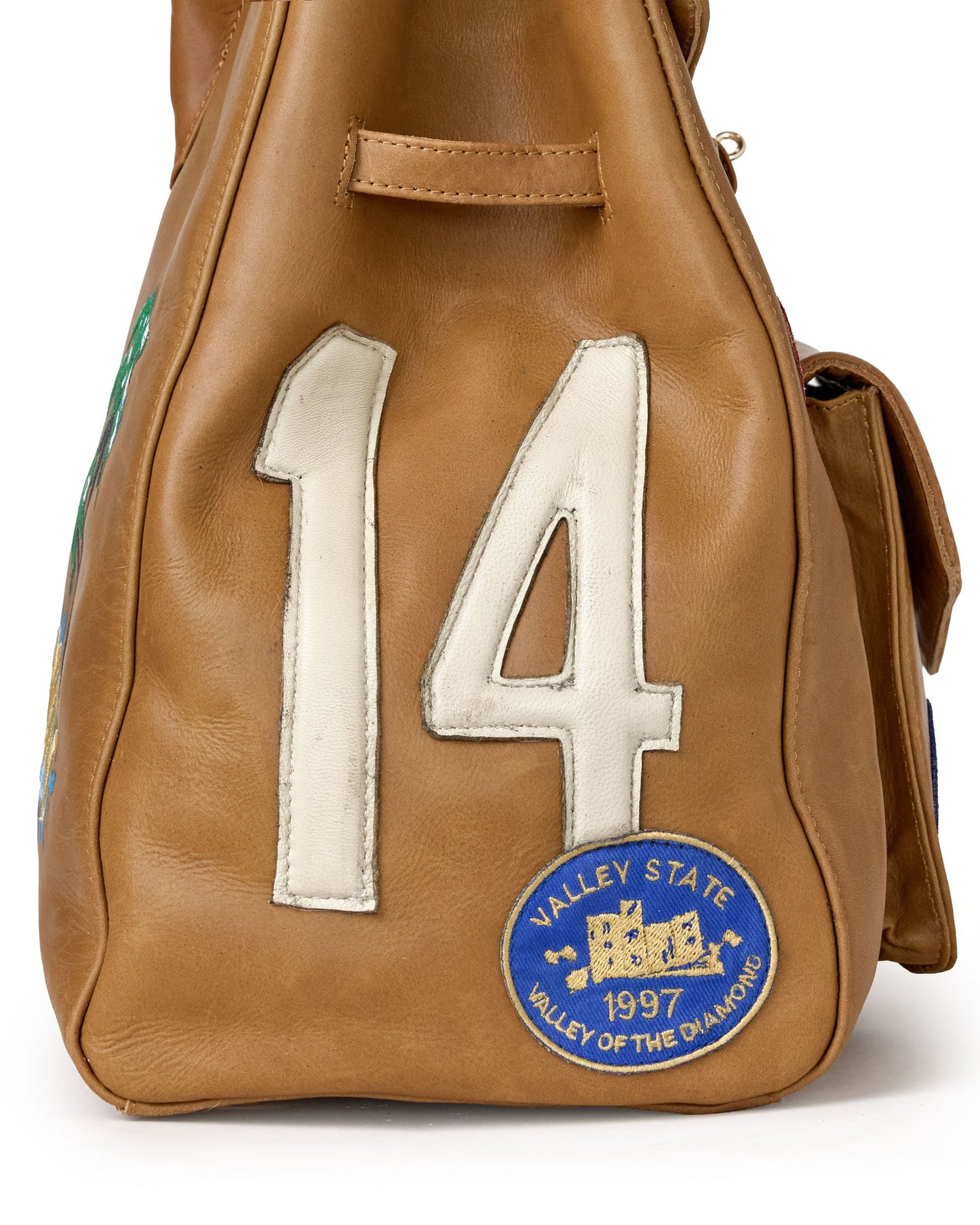 LUCKIE CHARMS BAG [TAN]